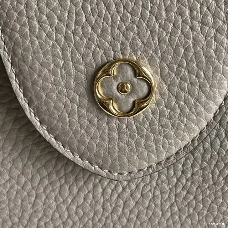 Fashionrepsfam ru LV 2110YA0112 Bags 1016